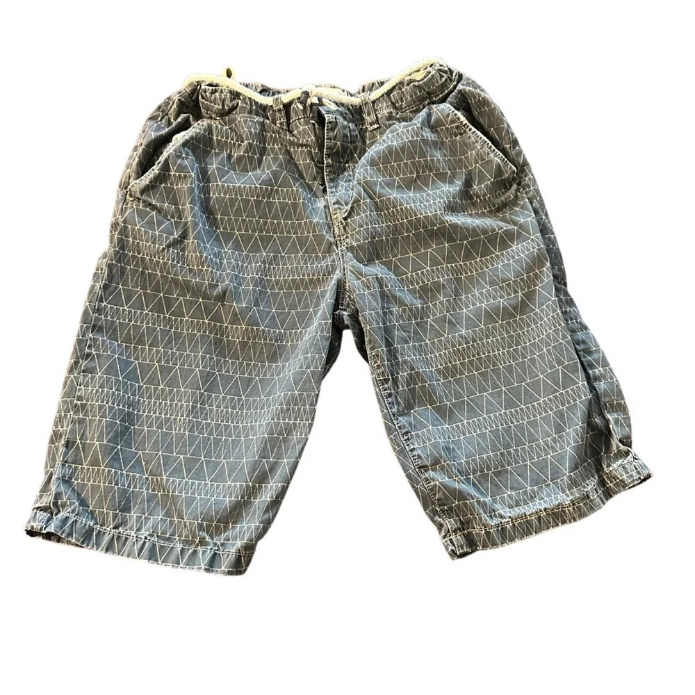 Zara boys size 11/12 grey shorts the triangle design